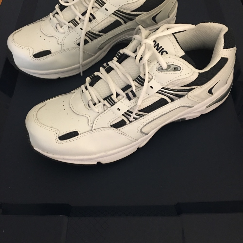 VIONIC Tennis Shoes (Men’s) - Picture 2 of 8